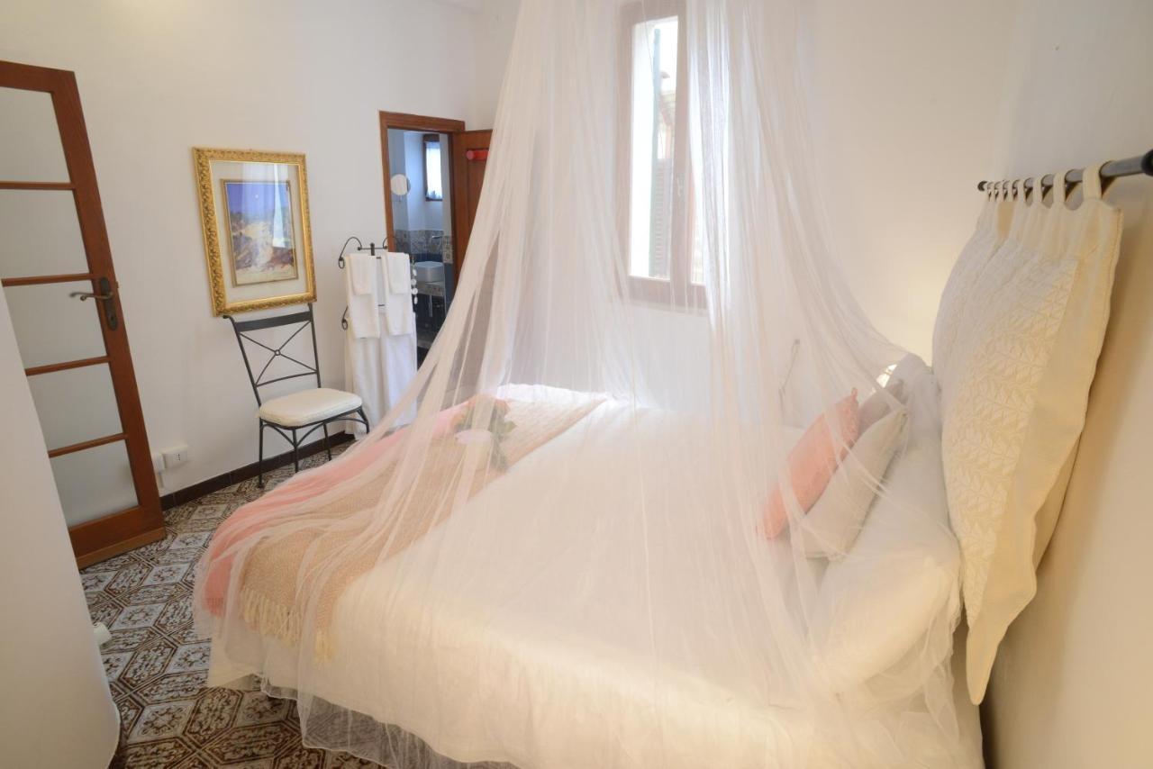Old Town Secret Garden Apartment